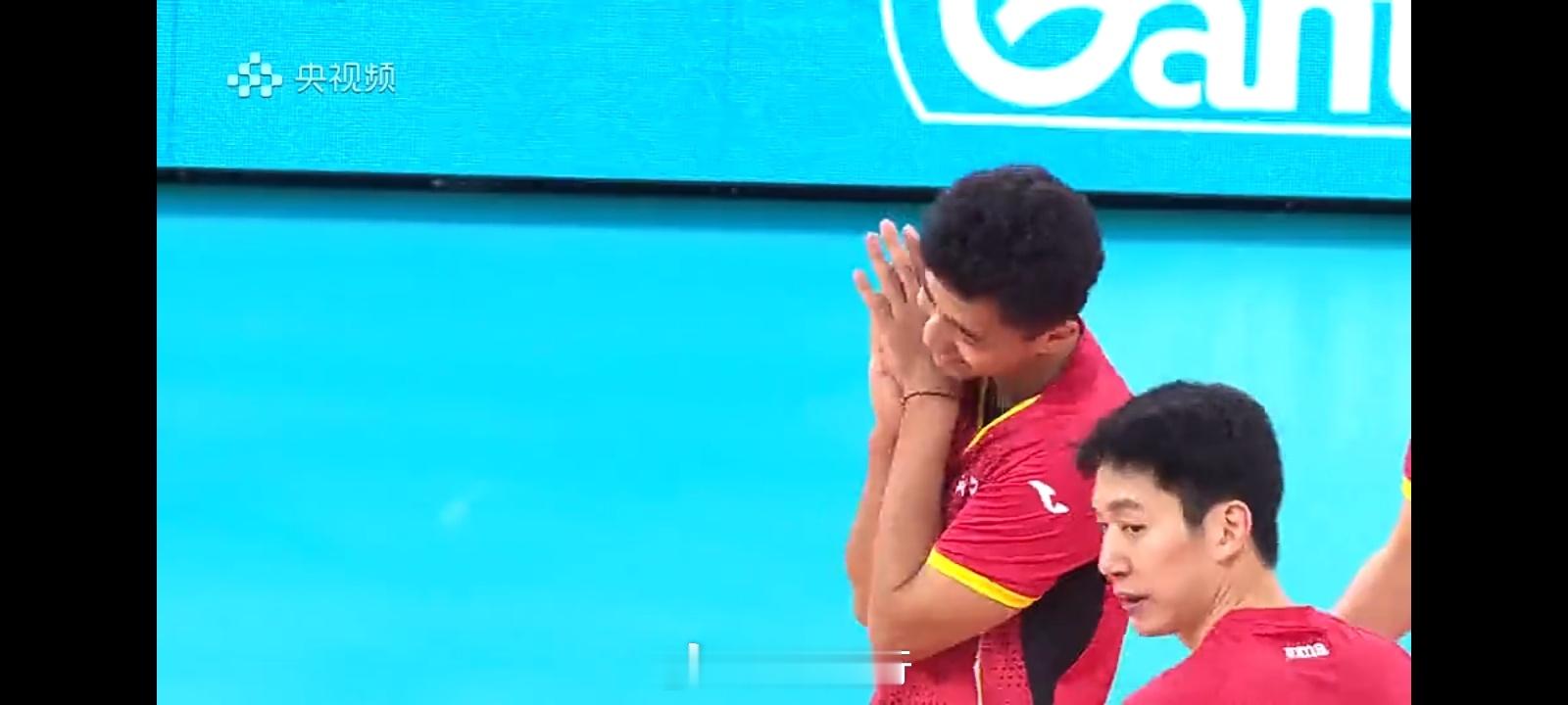 男排成年组八进四第一场，浙江男排3比1河北男排，虽然是10点的早场，两队都发挥的