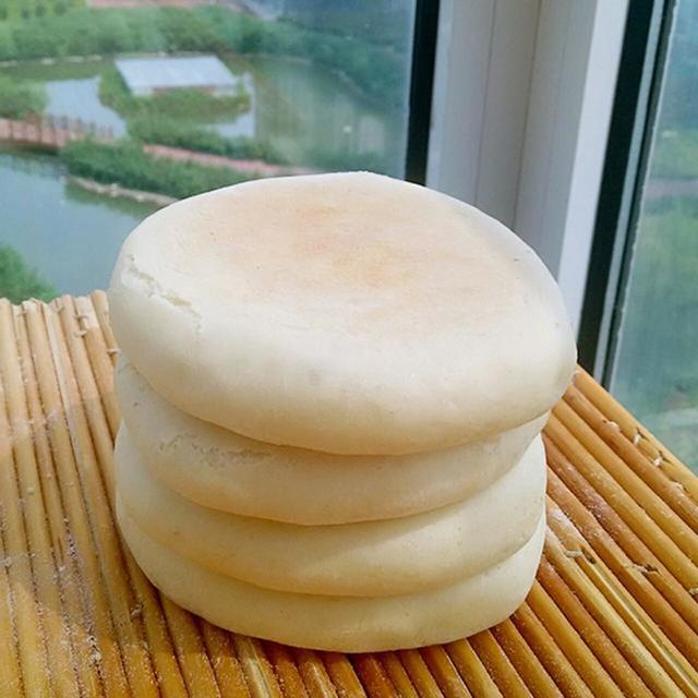 老婆早上用鸡蛋做的这个早餐饼, 带去公司, 同事要花钱买