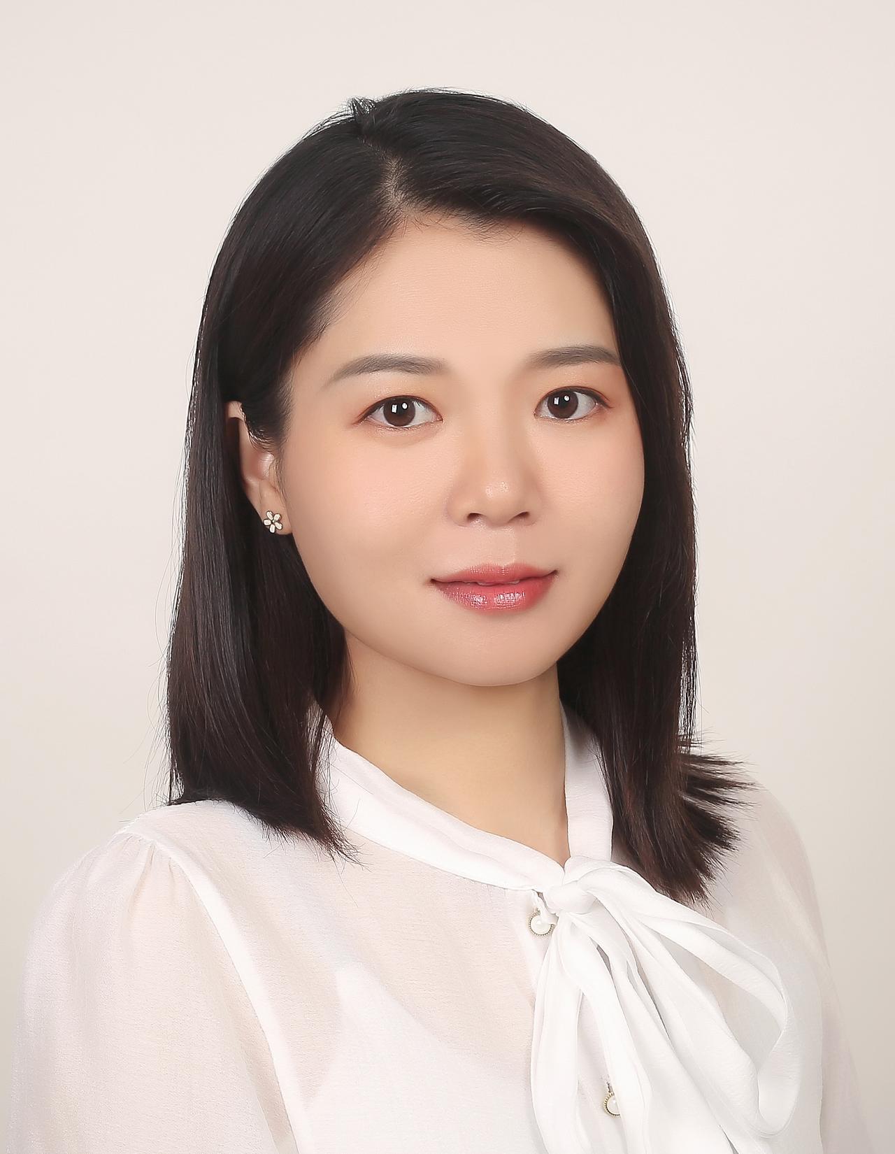 陈静静，复旦大学计算机学院教授，妥妥的AI领域科研女神，从求学至深耕科研，一路高