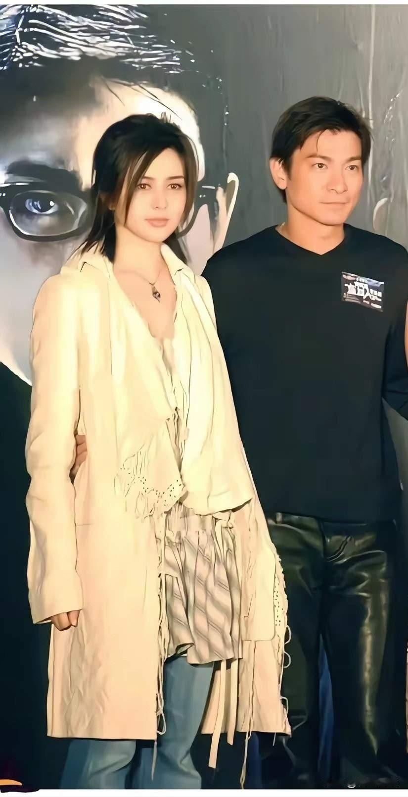 关之琳真是美到骨子里面了，可惜如今这个时代，再也没有这么纯天然的美女了，刘