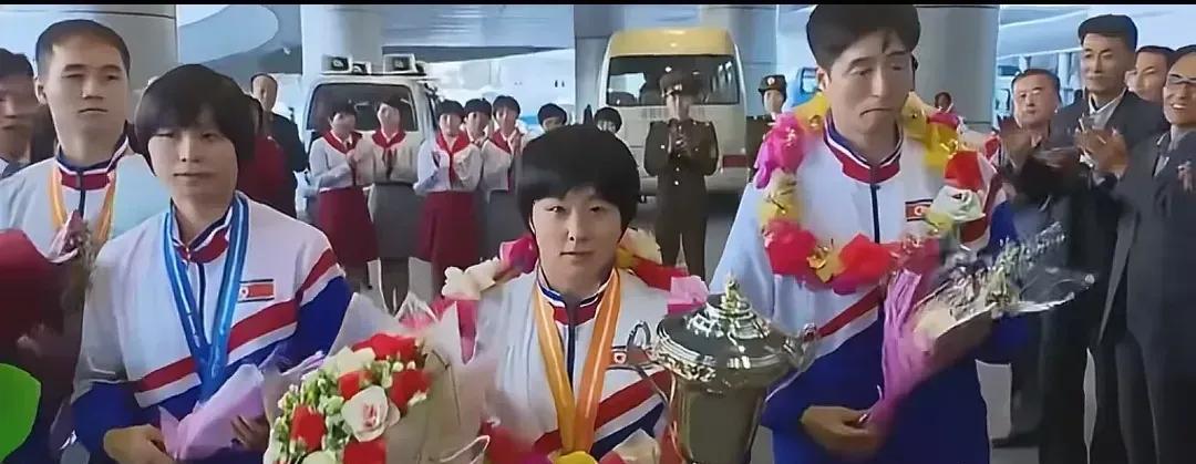 天呐，金琴英也要打商业赛了！去年金琴英拿到亚锦赛冠军的时候，回国受到了英雄般