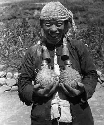 1942年，冀南军区开会时，参谋万怀臣提到一个情报：山东武城县有座伪军炸药厂，设