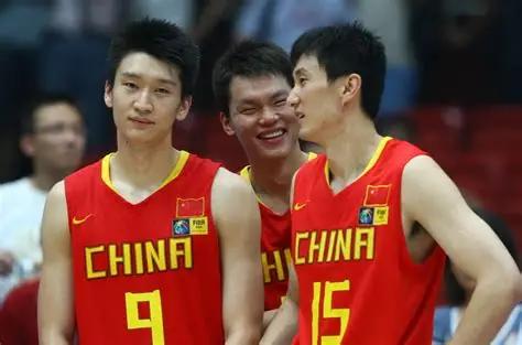 "你们这么做，球队会有大麻烦的。" 这句话，是邓华德在被新疆俱乐部谈及职务调