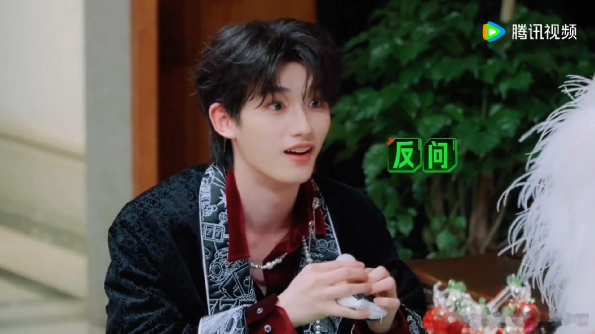 刘宇宁丁程鑫吵架刘宇宁丁程鑫吵起来了被宁小丁父子吵架整破防！一心想给孩子轻松成长