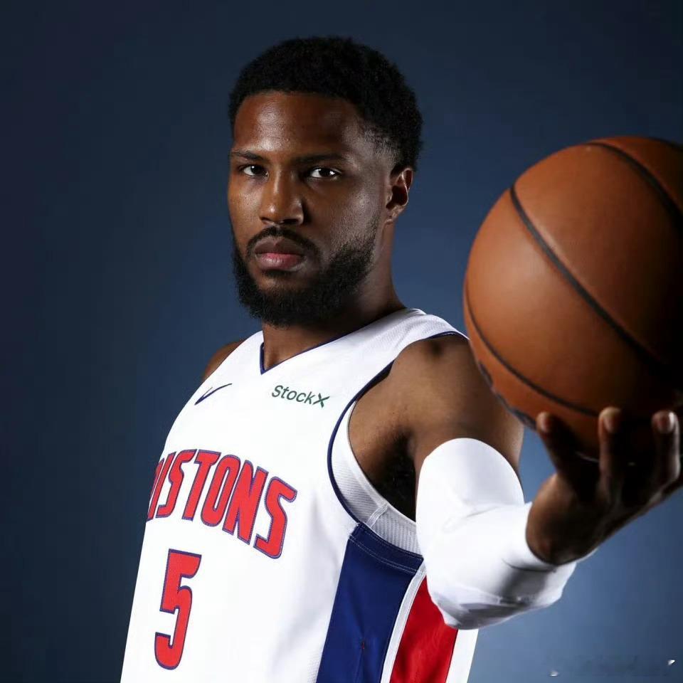 据传，辽宁男篮正在积极接触外援目标马利克·比斯利，不过目前双方能否成功签约仍无确