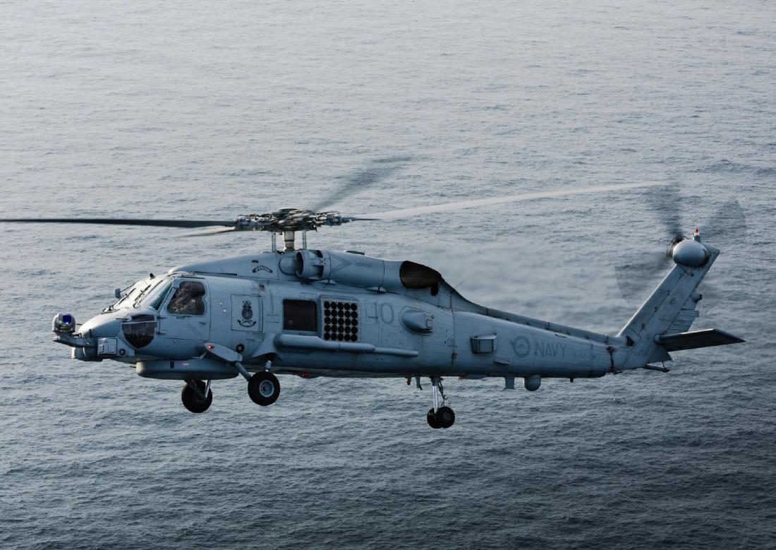 趁着中东地区战火纷飞，澳大利亚在黄海试探中方，没想到直升机被打的抱头鼠窜！澳