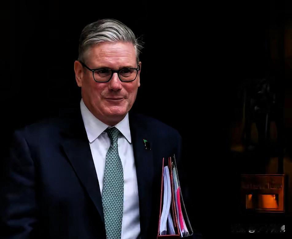 英国也焦虑了！根据外媒透露，英国首相斯塔默有望在2026年1月29日至31日访