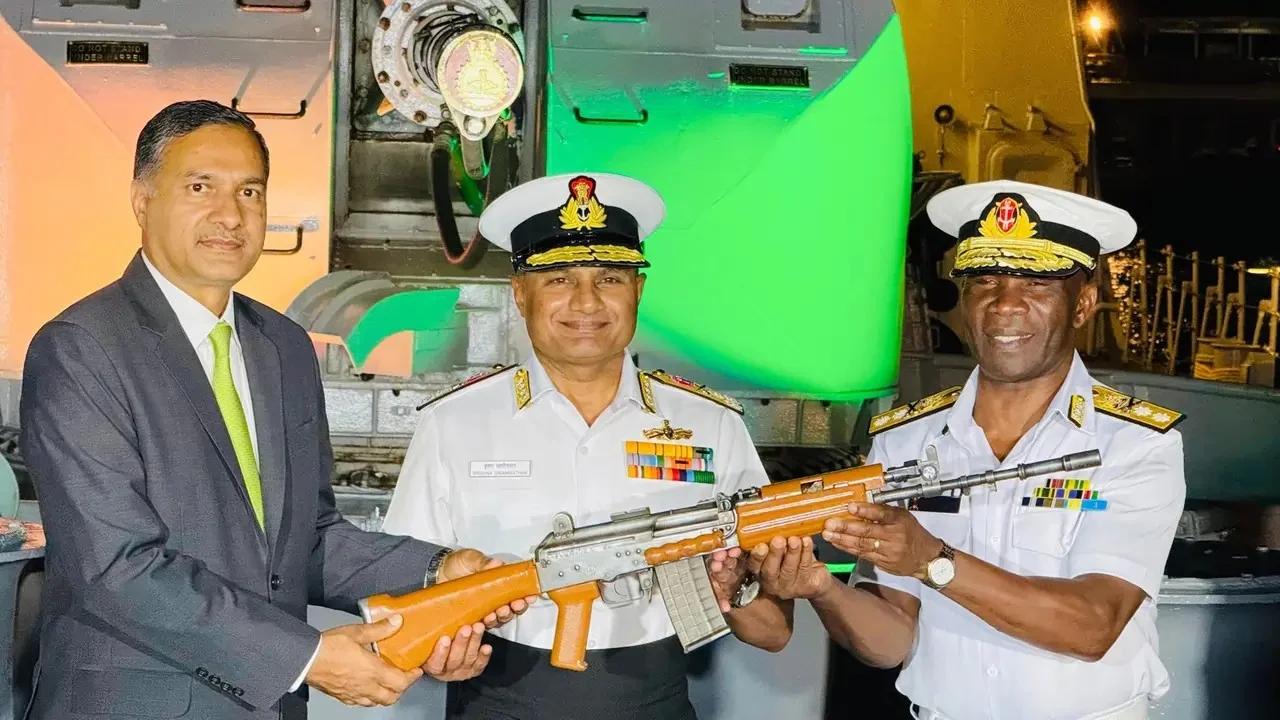 肯尼亚海军现拥有100支INSAS1B步枪和50000发5.56x45毫米IN