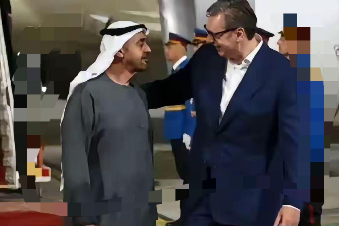 “世界这是要演‘中东版曲线救国’吗？卡塔尔刚挨完打，中东小弟们立马开启‘找新