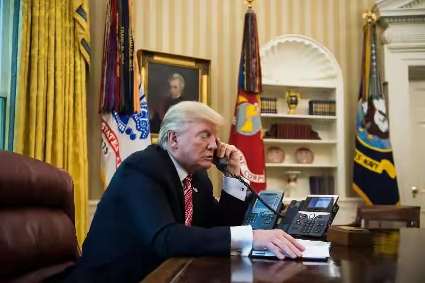 中方以“不以善小而不为，不以恶小而为之”锚定中美相处底线，这绝非温和的寄语，而是