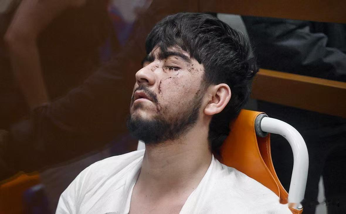 莫斯科购物中心恐怖袭击，造成145人死亡！现在，20岁的恐怖分子的律师在法院要求