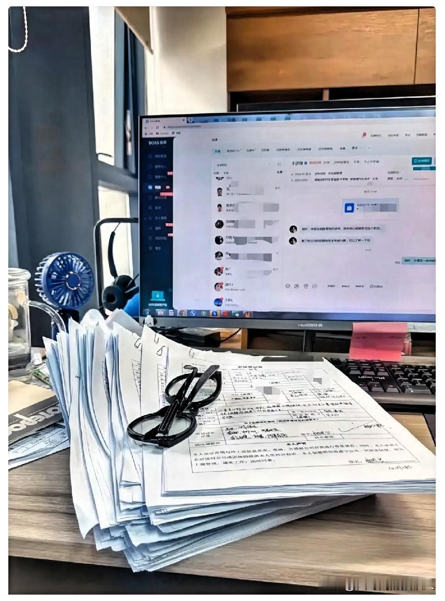 工作真是越来越难找了。前两天公司招个行政，我在网上挂了条招聘，4500一个月