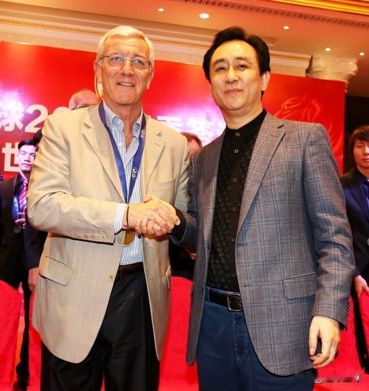 许家印虽然被判无期，但是却为中国足球投入了170亿元！在烂尾楼上许家印是罪大