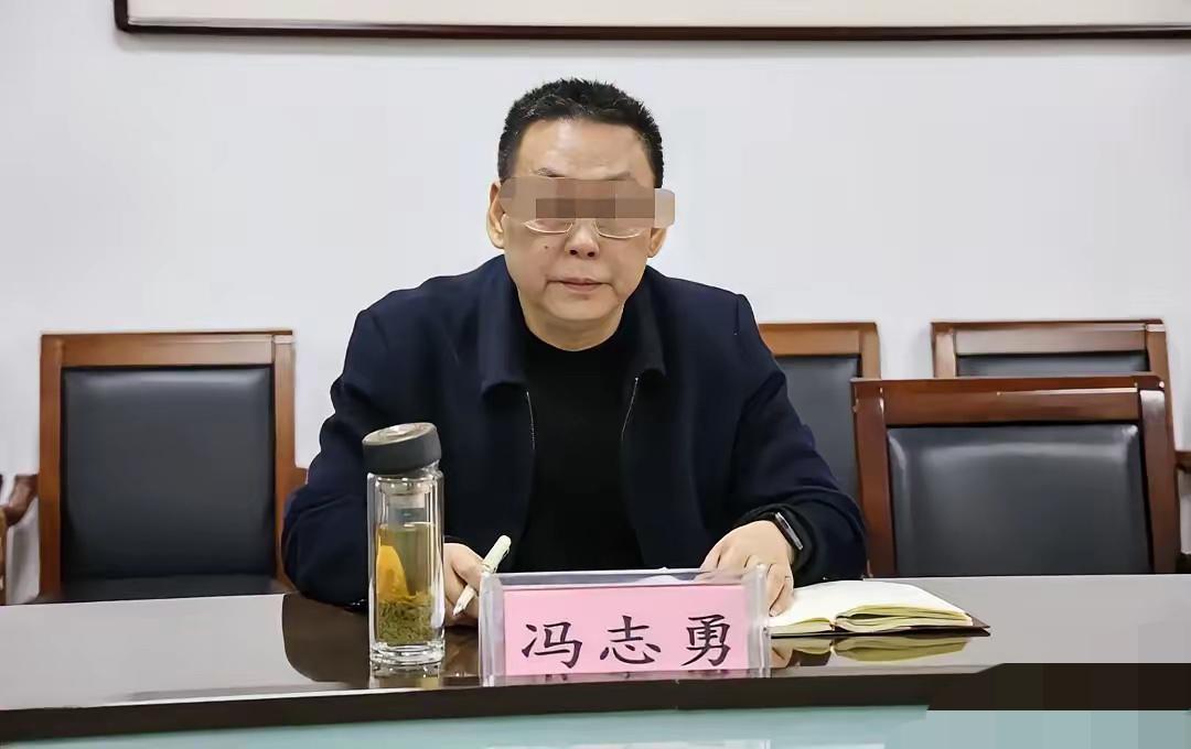 全网热议！下属翻车连累上级，冯院长如今进退两难！体制内最无奈的困境莫过于此，