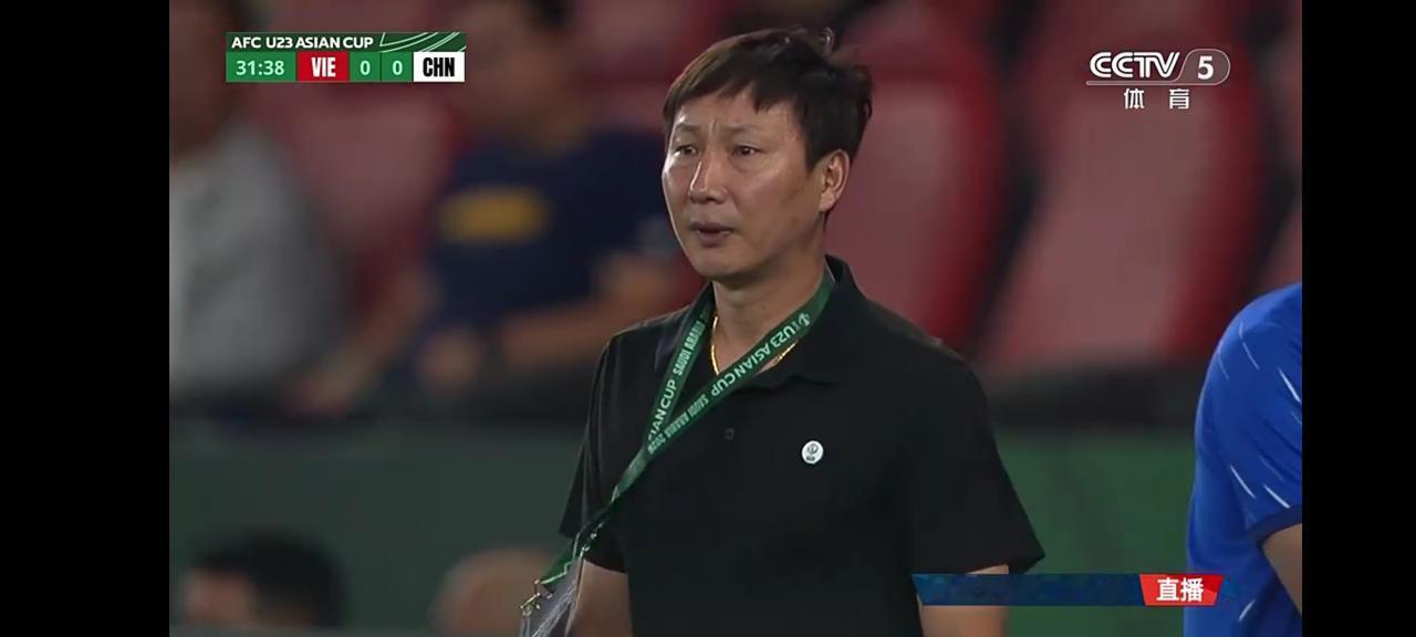 嚣张的U23越南队，求锤得锤，被中国U23男足3记重拳淘汰，越南队主教练金相植输