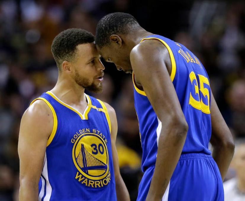 为什么杜兰特的冠军被质疑，但却完全认可库里的？阿里纳斯：杜兰特的技术能力和总决