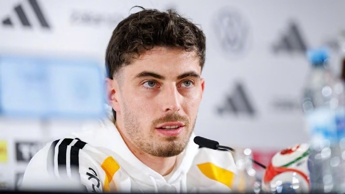 目前这支德国队，最为尴尬的莫过于哈弗茨…为了帮助哈弗茨历经伤停期后尽快适应国家队