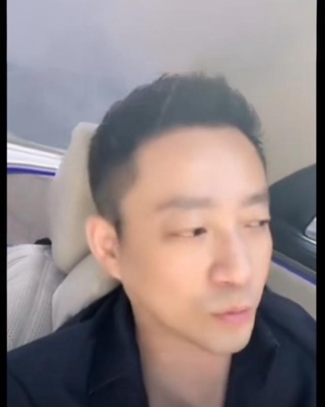 小菲只要一提到自家两个孩子，那股子开心劲儿就藏都藏不住。这次他到台北，心里头就盼