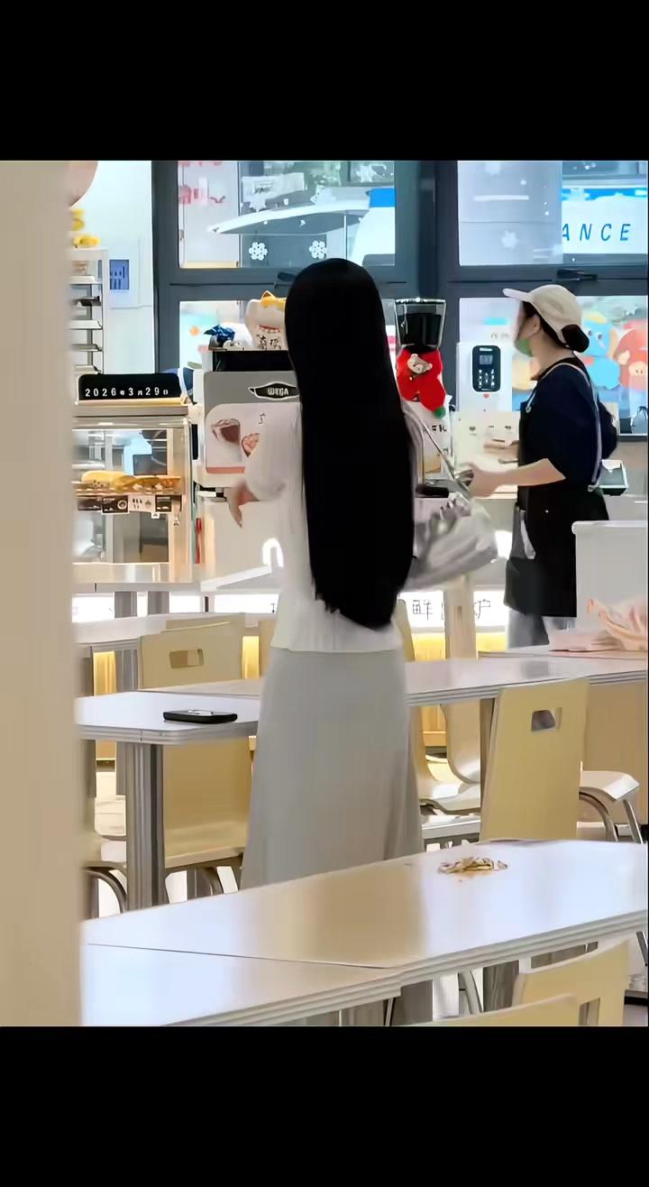 静观花开花落，闲看云卷云舒。