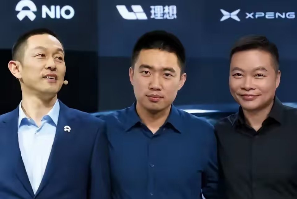 这三家就是现在新能源的第一梯队，政策不变化，暂时就不会倒下。小鹏押注的赛道可以保