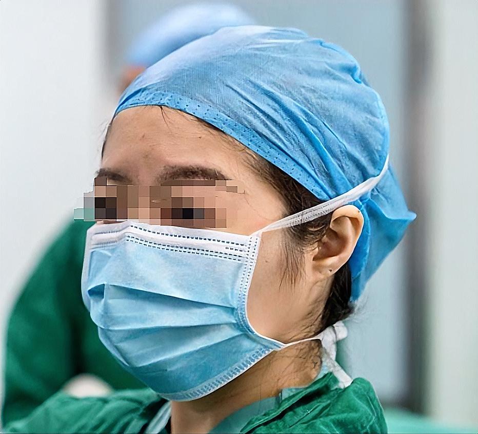 真正害了董小姐的人，不是肖飞！更加不是举报了肖飞的原配谷潇雅，而是那些受董小