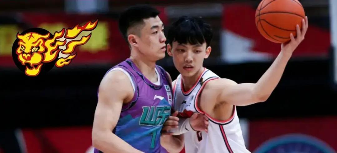 高诗岩死死贴住徐杰，下一秒，篮球空心入网。昨晚，徐杰在他头顶投出了66.7