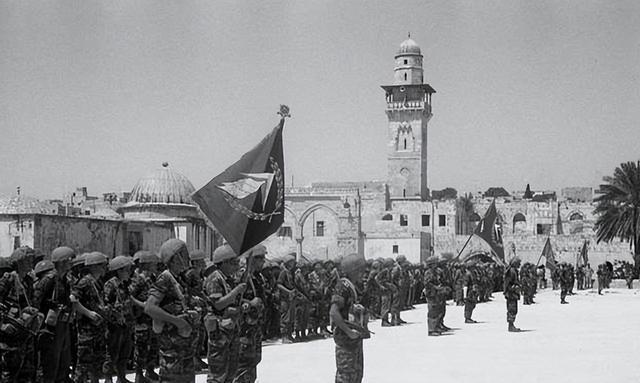 78年前的老报纸，以色列建国时，人民日报是这样报道的一张老报纸，最值钱的地方，