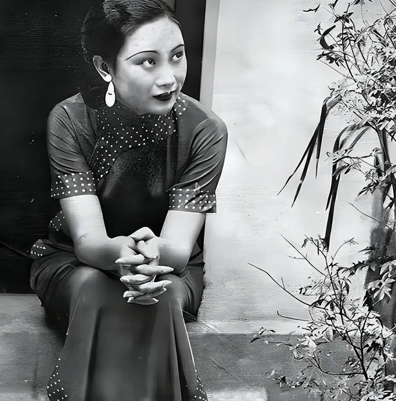 "戴局长，您找我？"1938年，湖南临澧，一个20出头的姑娘被叫进了军统头子
