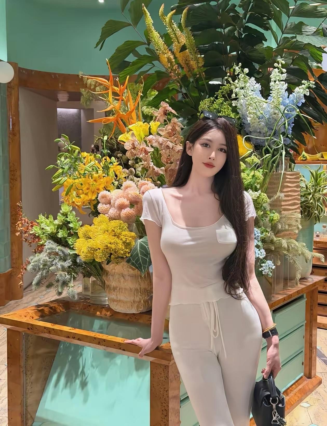 美女与花店