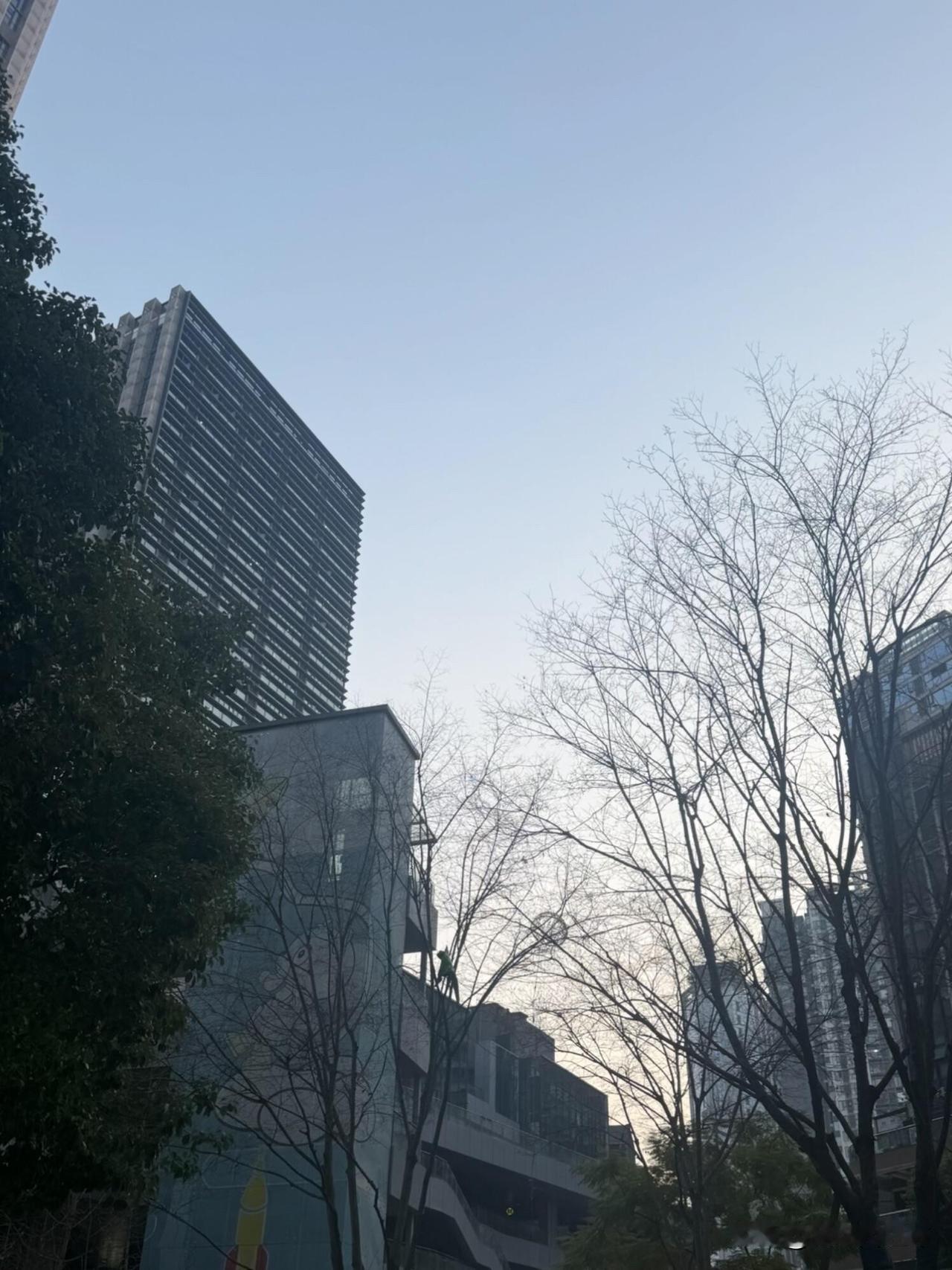 关于婆婆带娃要我3500，我们决定还是自己扛这事儿在我家也翻来覆去讨论了八百遍