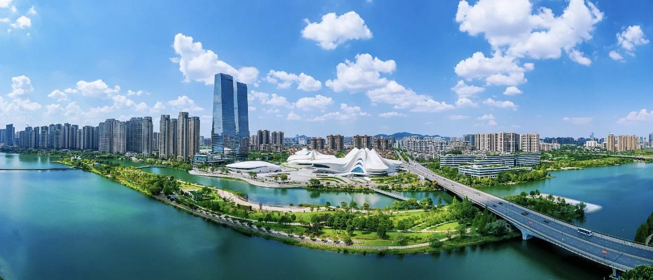 成立十载的湖南湘江新区,已成为民营经济蓬勃生长的热土。截至2025年6月底,这里