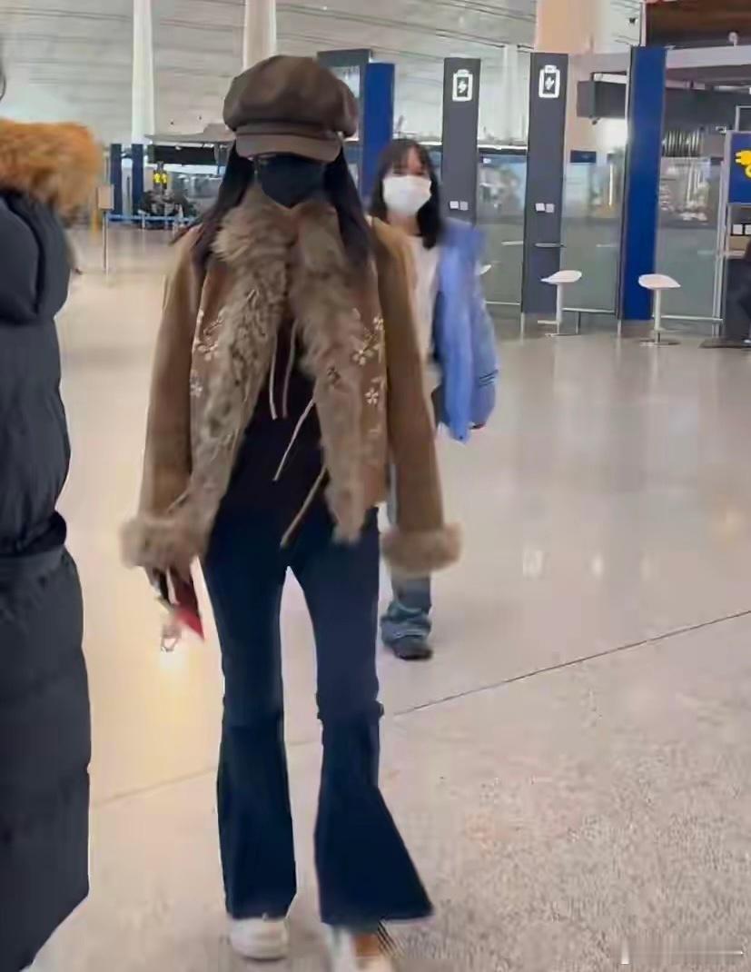 谁说演员只有脸上功夫，没有真感情啊《临江仙》再次团建，白鹿、曾瞬晞、陈鑫海、梁