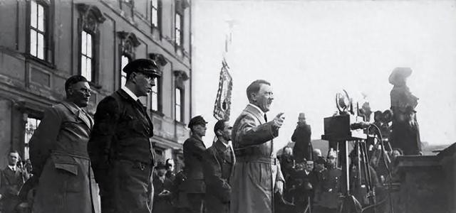 假币背后的惊天阴谋1940年，德国特工带着一包假英镑来到