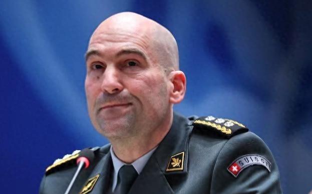 号称守了百年“中立”的瑞士，这下彻底不演了，马上卸任的瑞士国防军司令苏斯利，在昨