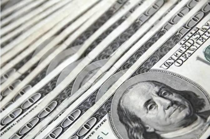 全世界没料到，美国动作真快，没踩中东坑，反而一招洗空30万亿债38万亿的美国