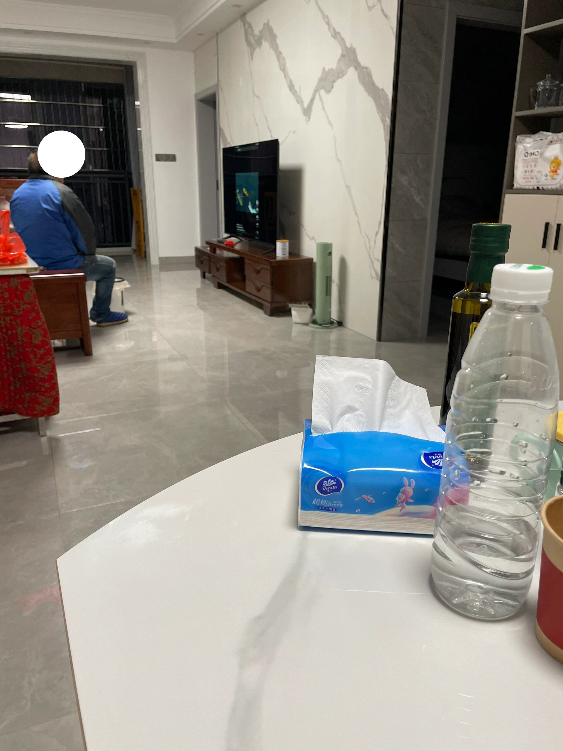 爸爸没拿回工钱还被人吼了​​​