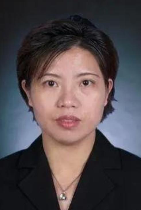 何妙玲可以说是恒大最幸运的高管之一，平安落地。恒大暴雷，许家印被判无期，另外