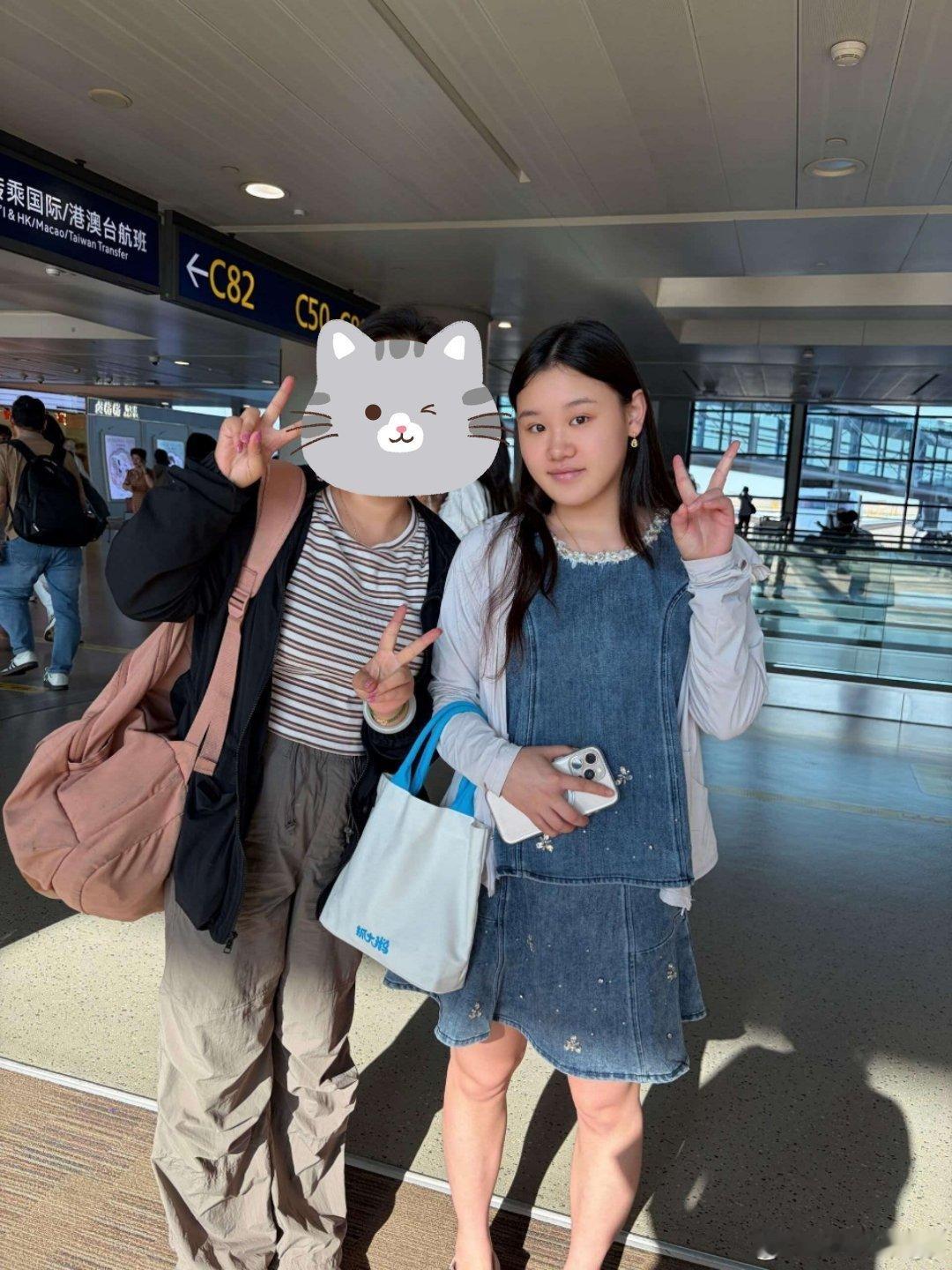张家齐替妈妈向路人道歉好乖​​​
