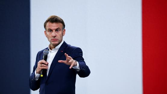 刚挂断伊朗电话，马克龙就开始派兵，不到24小时，特朗普口风变了 当地时间3月