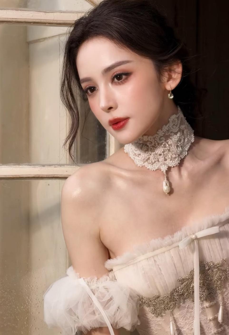 什么叫做被医学生认可的五官！五官精致—古力娜扎！古力娜扎的美照迪丽热巴和古力娜扎
