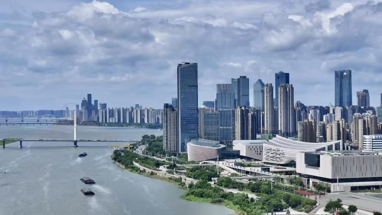 中部六省省会水域面积（单位：km²）1. 南昌：2204.37​2.