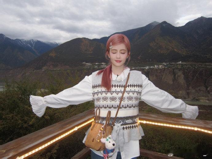 静音都能看出来白鹿在说啥显眼包队友白鹿，答案全写脸上了白鹿这嘴形提示太明显了吧