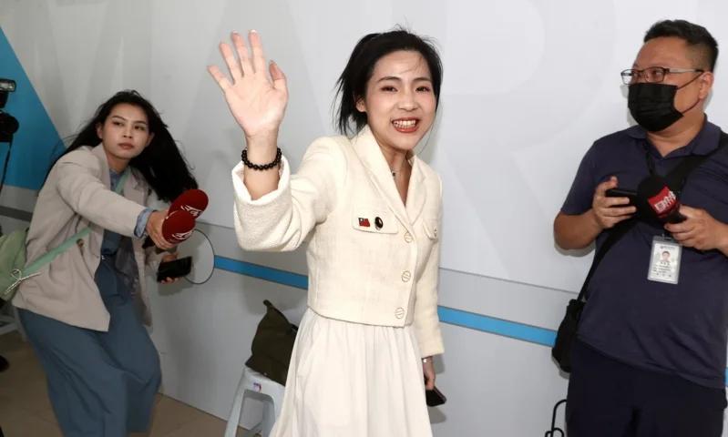 国民党“立委”徐巧芯罢免案今举办电视说明会，罢团领衔人曹兴诚和徐两人辩论交锋火药
