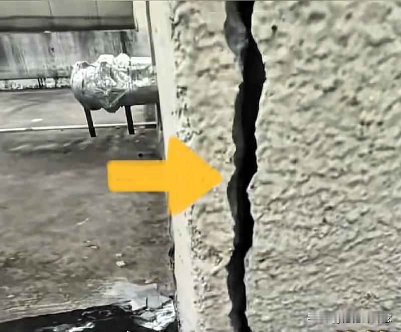 不得不说他胆子是真大安徽霍山县业主黄某松在景秀蓝湾小区偷挖地下室，两三个月的时
