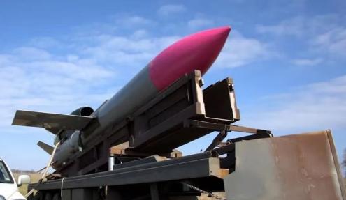 乌克兰就连个正经防空导弹都制造不出来，却让俄罗斯猛烈打击逼得搞出了弹道导弹，巡航