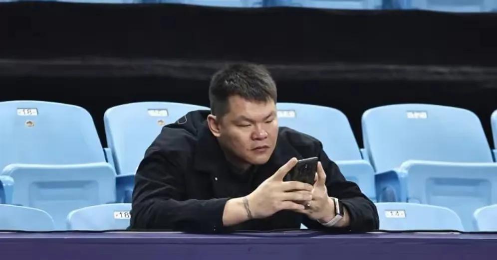 广东先后被上海、北汽屠杀，是阵容问题，本赛季宏远无缘决赛！广东宏远本赛季总体