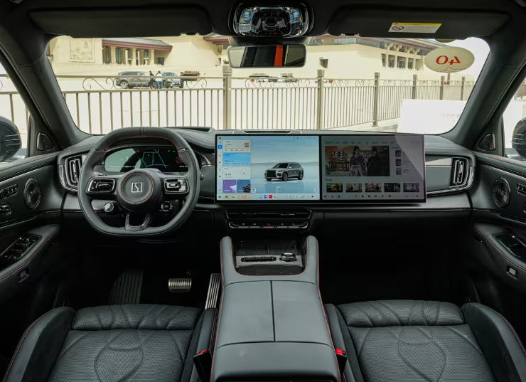 预售37.68万起900V架构三电机插混动力，极氪8X将于4月17日上市外观方