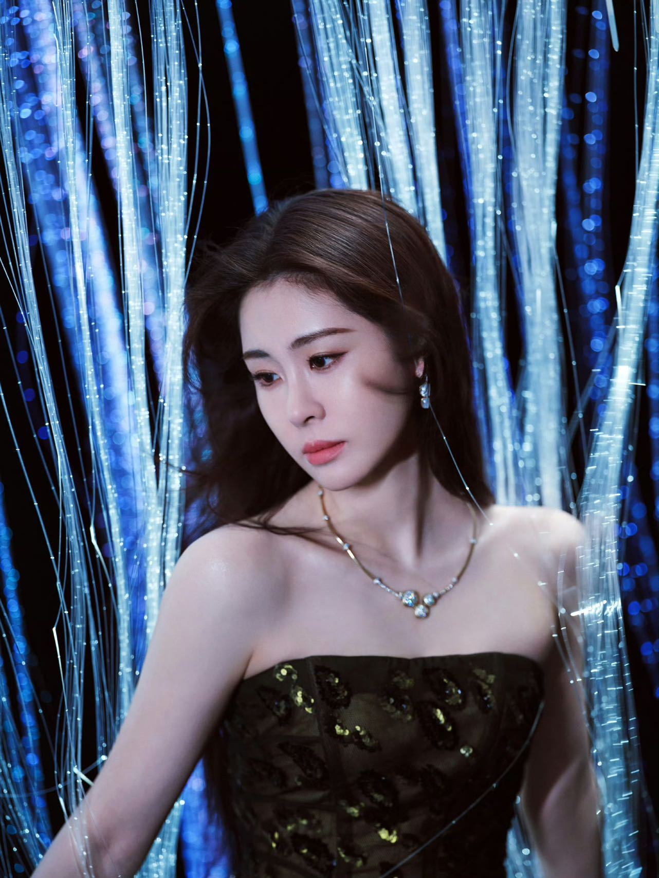 张碧晨最佳女歌手张碧晨又唱逐玉主题曲第33届东方风云榜张碧晨拿下最佳女歌手，确