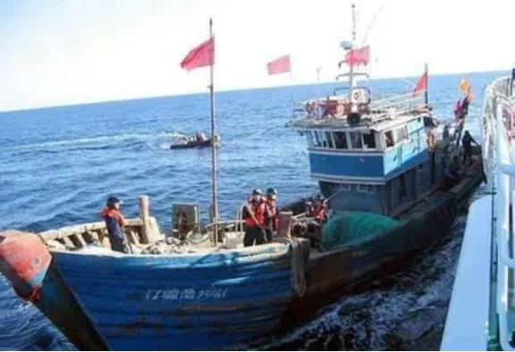 菲律宾傻眼？当初绞尽脑汁“恶心”中国的破船，如今为中国铺了路 南海风浪里，一