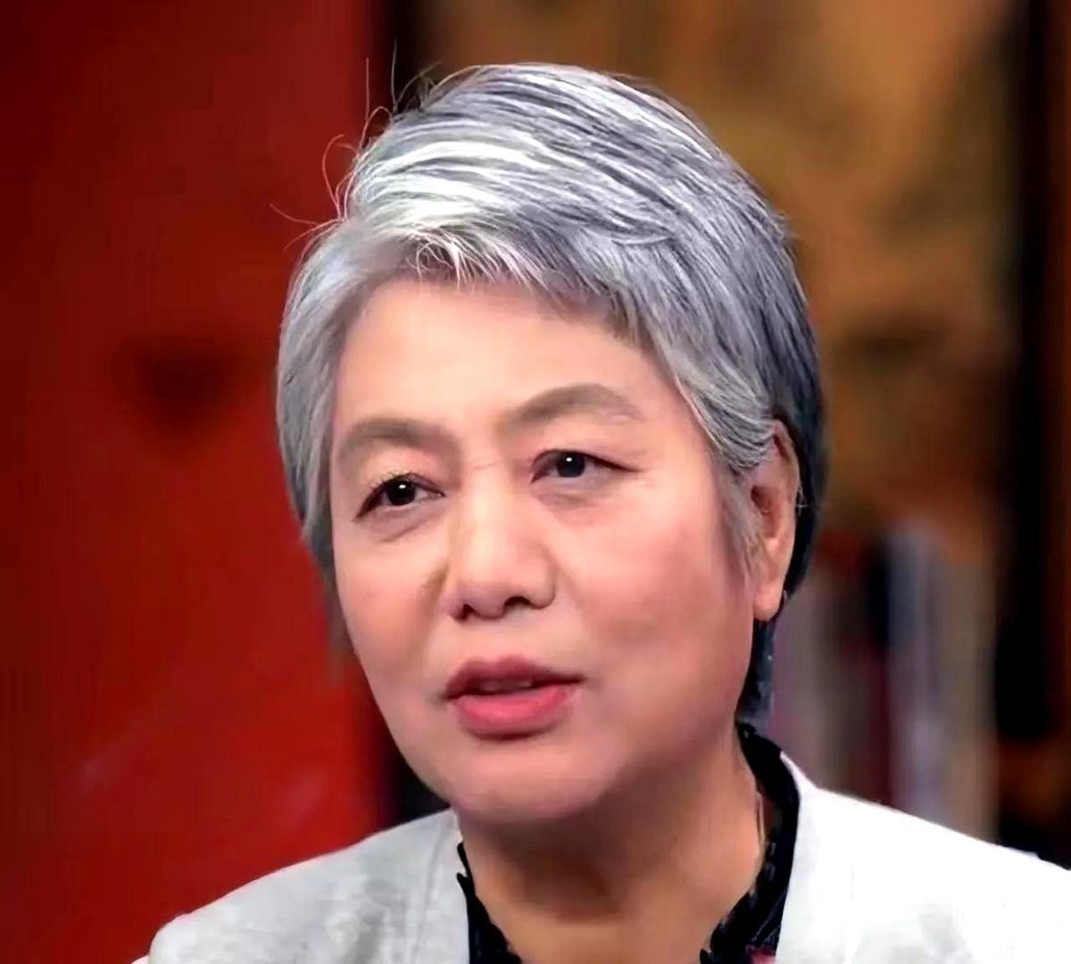 李玫瑾教授说：“无论你跟谁发生冲突，你都要记住：以三到五句话为基准，不要超过五句